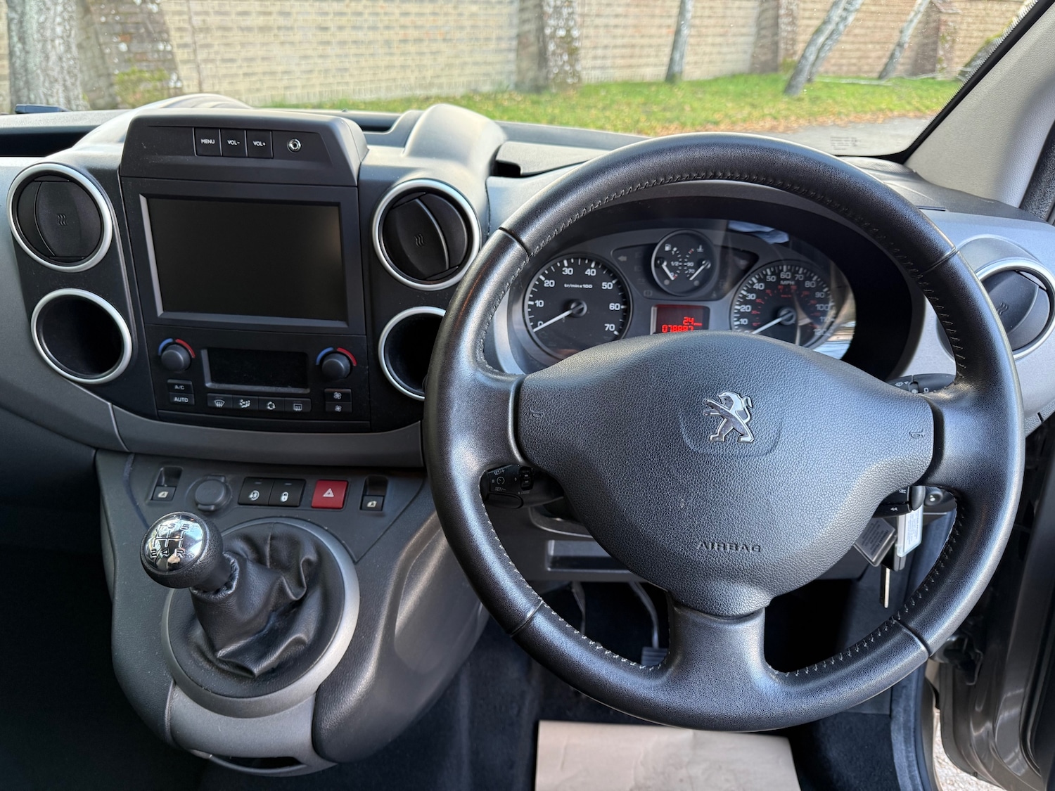 Used Peugeot Partner Tepee 2015 for sale - 76366375: Photo 17