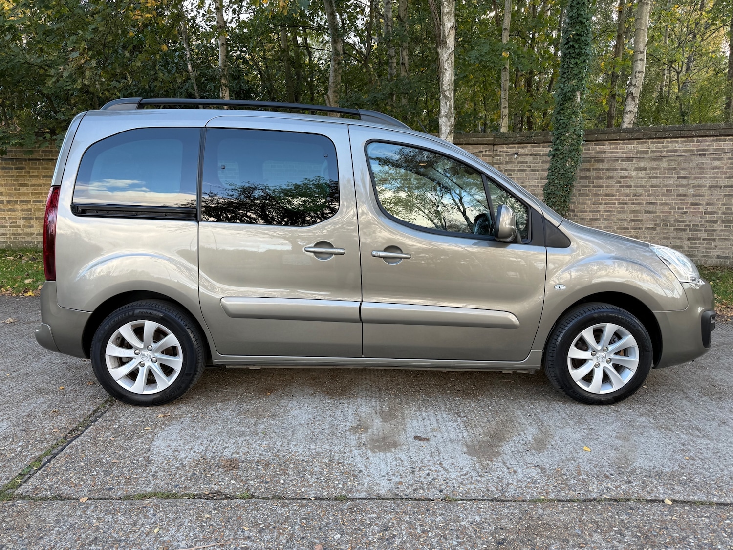 Used Peugeot Partner Tepee 2015 for sale - 76366375: Photo 2