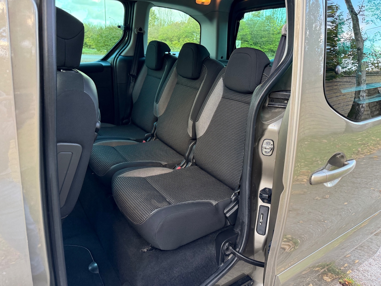 Used Peugeot Partner Tepee 2015 for sale - 76366375: Photo 20