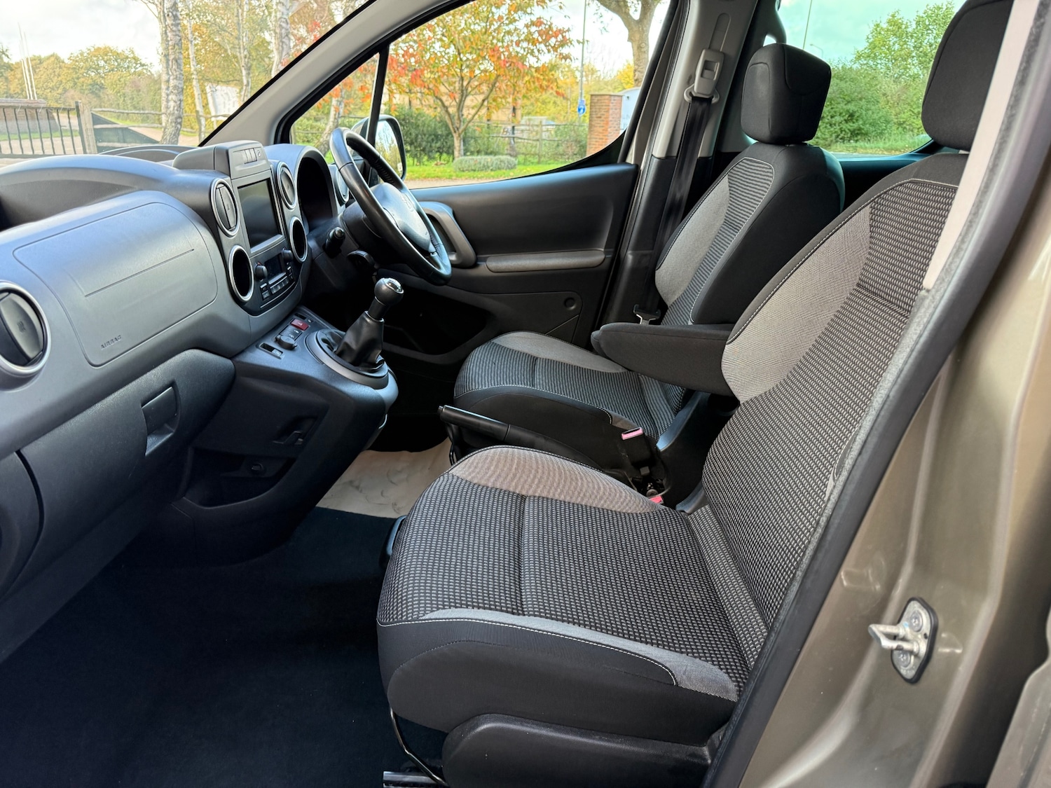 Used Peugeot Partner Tepee 2015 for sale - 76366375: Photo 22