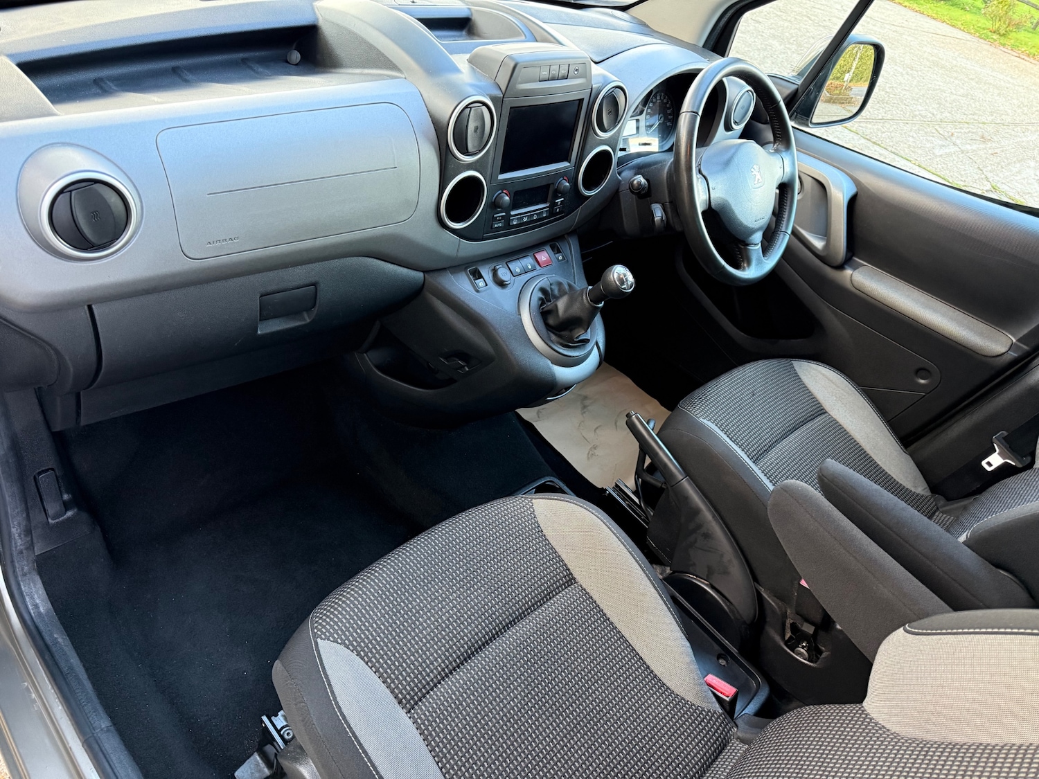Used Peugeot Partner Tepee 2015 for sale - 76366375: Photo 23