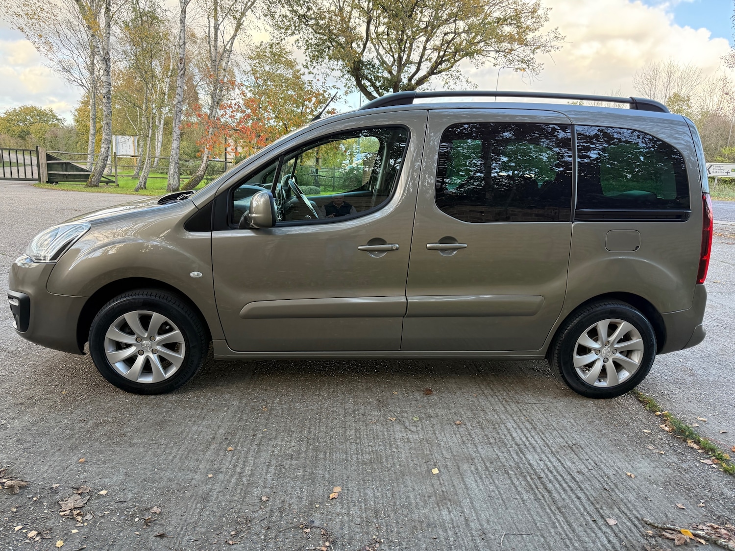 Used Peugeot Partner Tepee 2015 for sale - 76366375: Photo 5