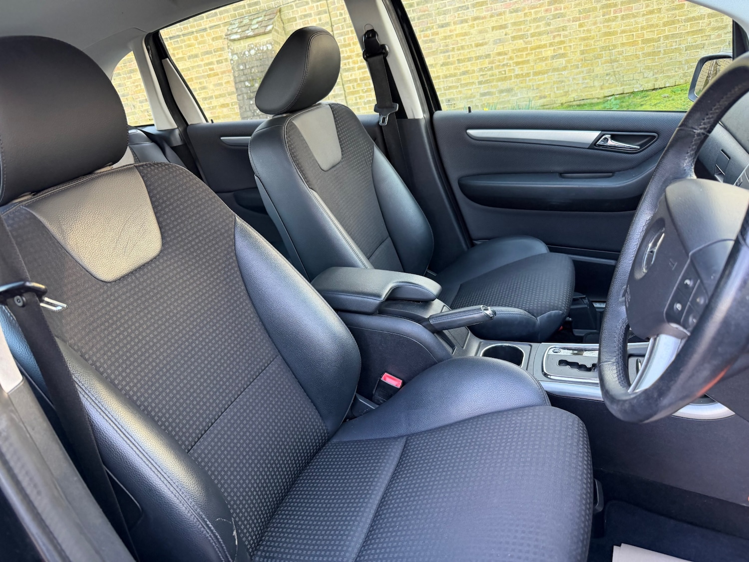 Used Mercedes-Benz B Class 2010 for sale - 77732894: Photo 11