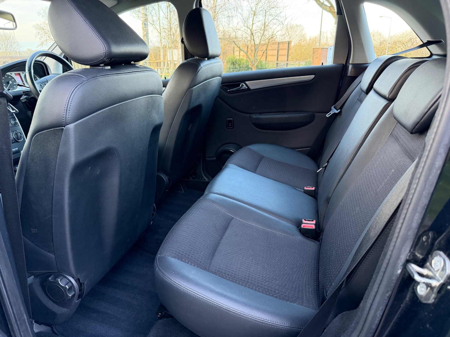 Used Mercedes-Benz B Class 2010 for sale - 77732894: Photo 20