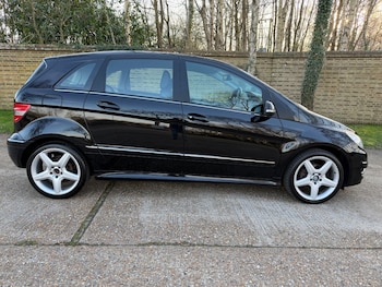 Used Mercedes-Benz B Class 2010 for sale - 77732894: Photo