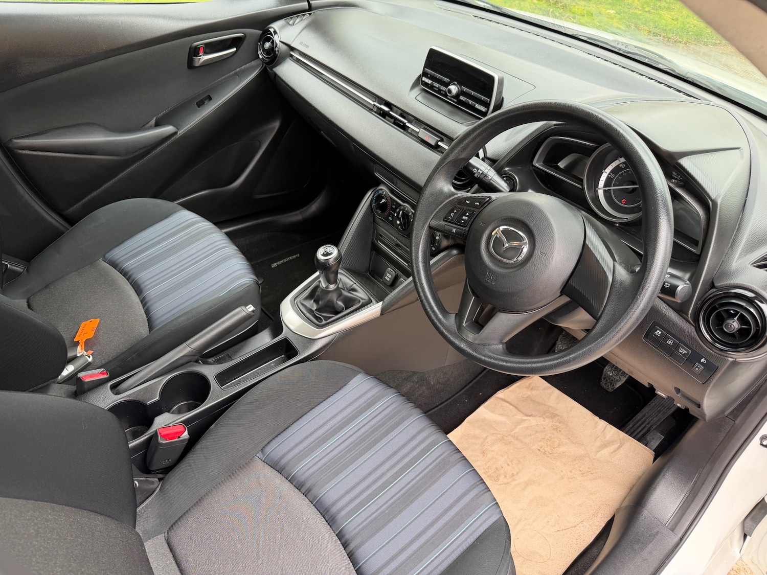 Used Mazda Mazda2 2016 for sale - 77844863: Photo 16