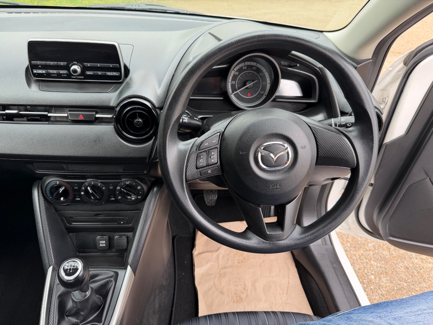 Used Mazda Mazda2 2016 for sale - 77844863: Photo 17