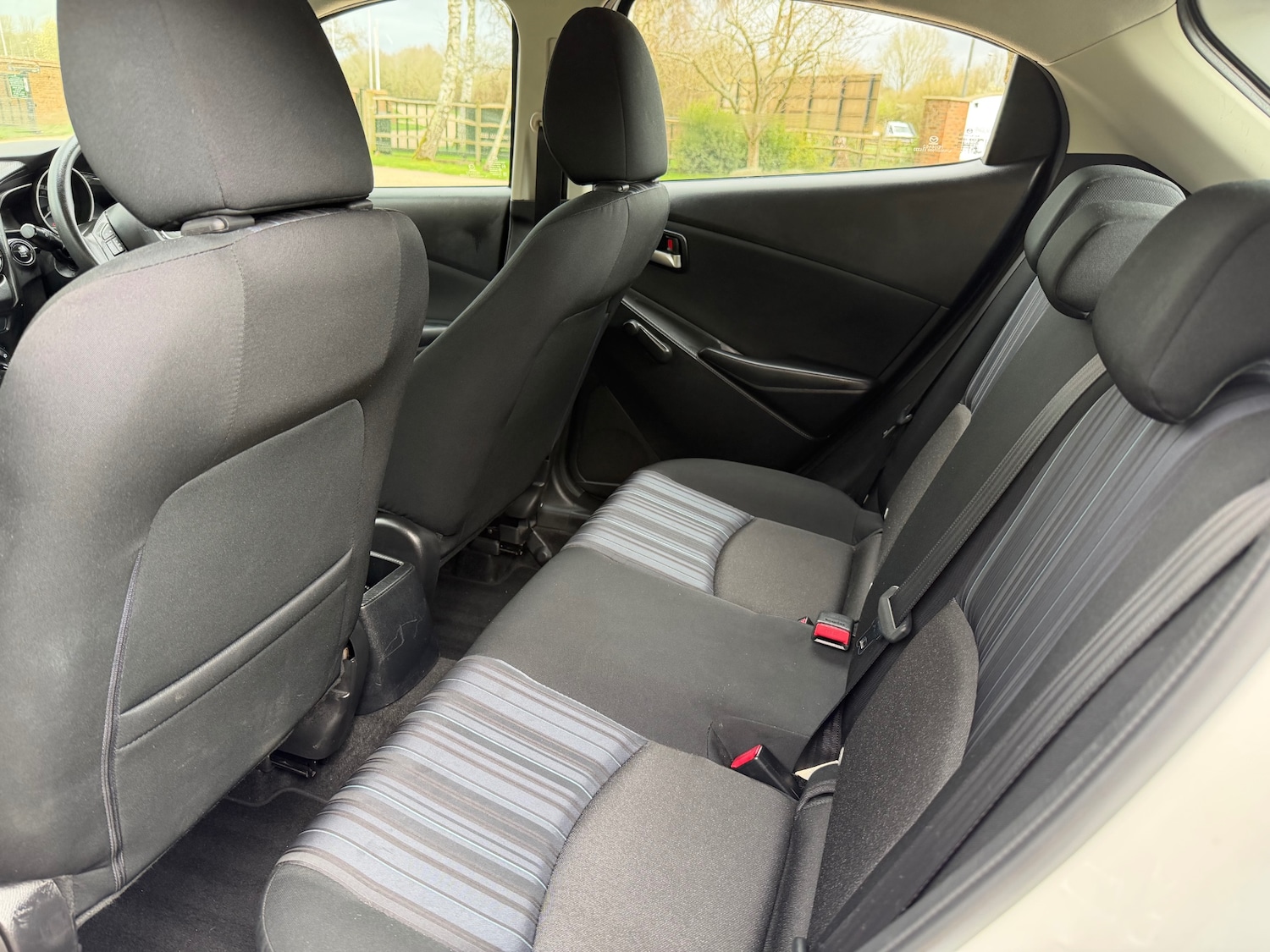 Used Mazda Mazda2 2016 for sale - 77844863: Photo 23