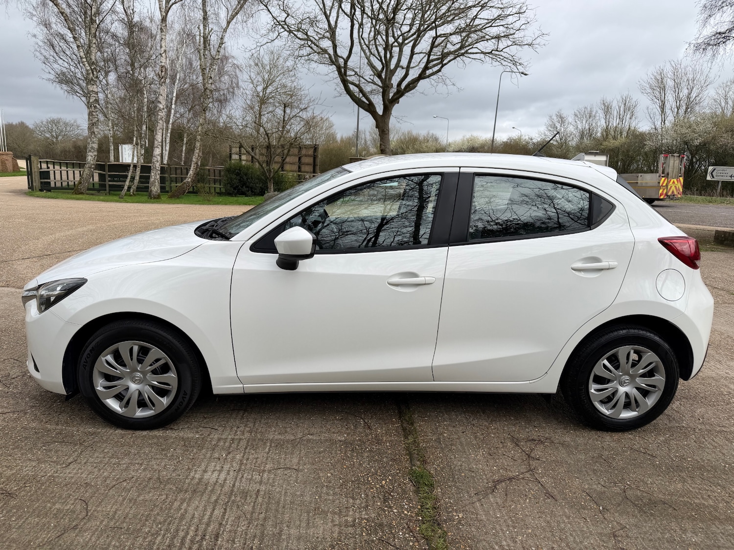 Used Mazda Mazda2 2016 for sale - 77844863: Photo 4