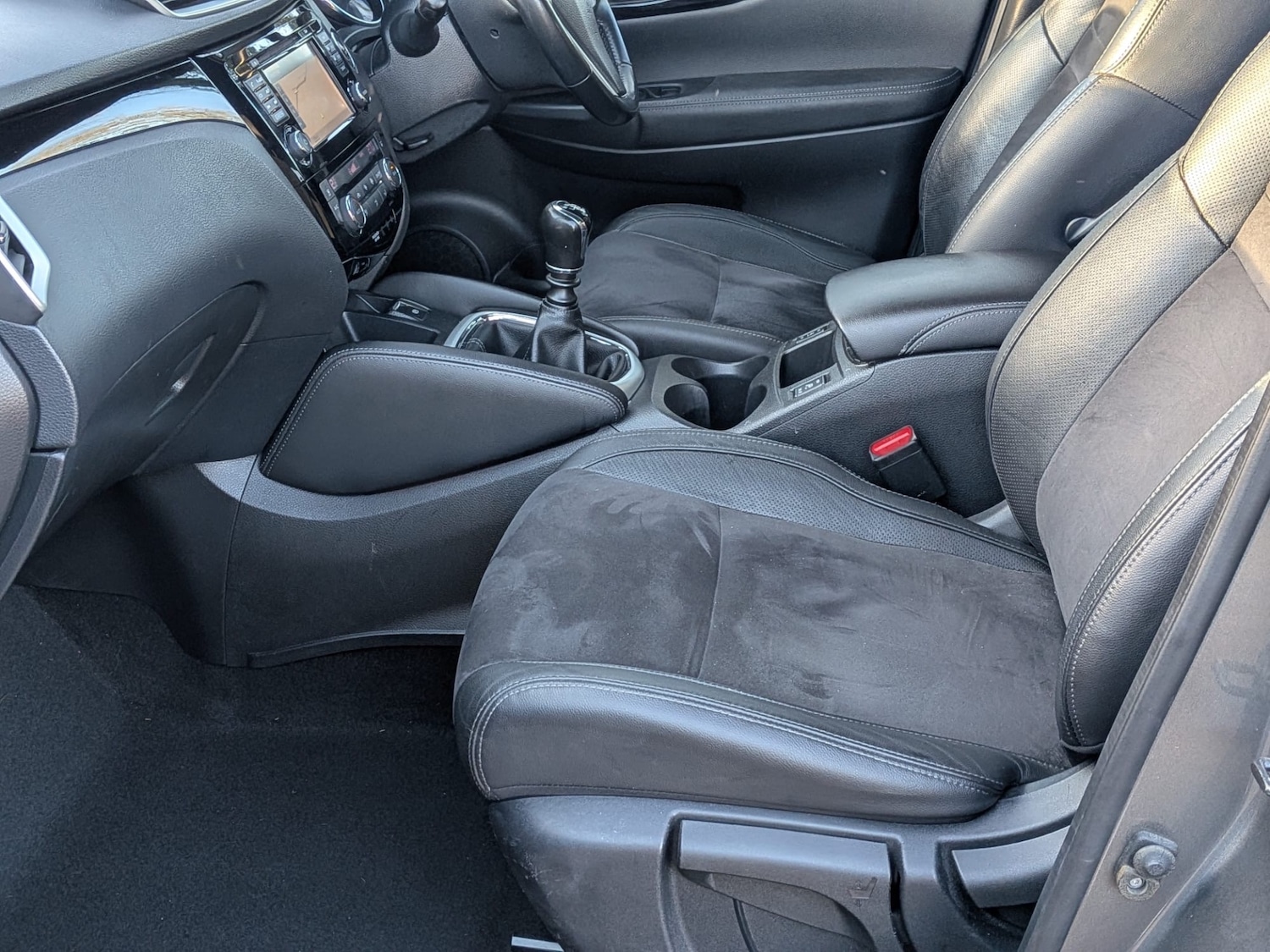 Used Nissan Qashqai 2017 for sale - 77071148: Photo 2