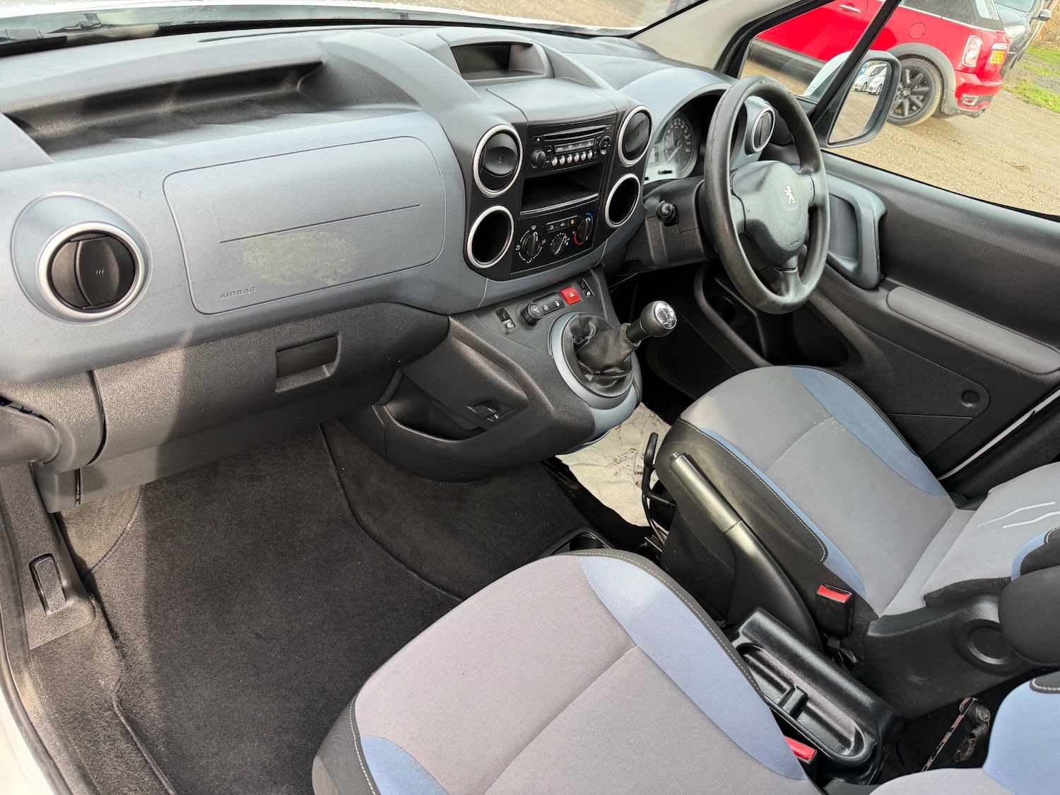 Used Peugeot Partner Tepee 2015 for sale - 77517781: Photo 18