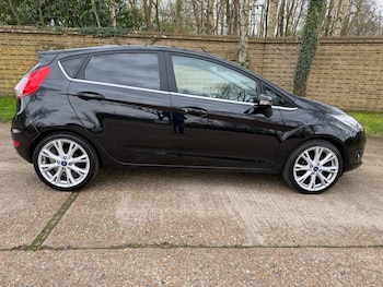 Used Ford Fiesta 2015 for sale - 77813844: Photo