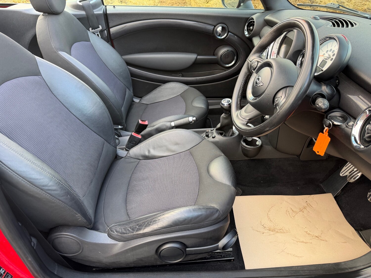 Used MINI Convertible 2010 for sale - 77365603: Photo 16