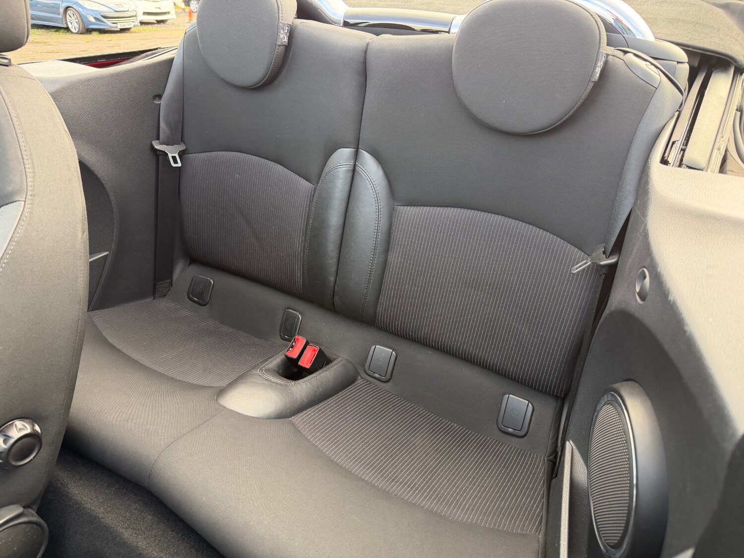 Used MINI Convertible 2010 for sale - 77365603: Photo 26