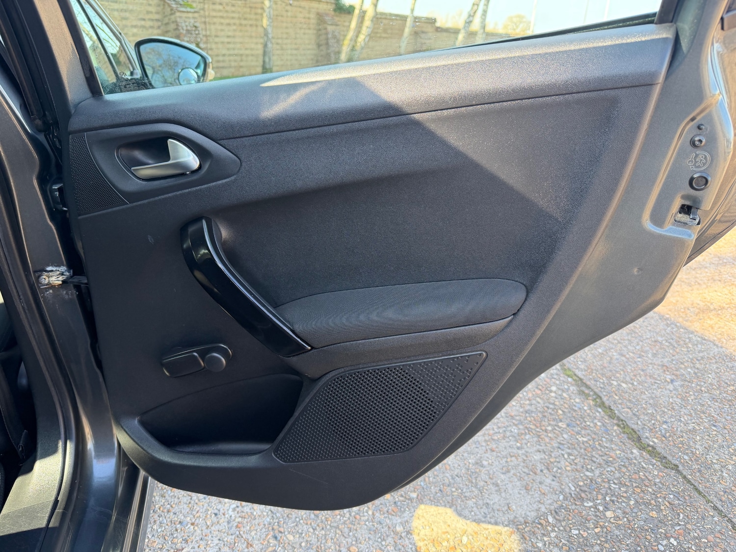 Used Peugeot 208 2013 for sale - 77744367: Photo 17