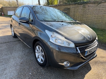 Used Peugeot 208 2013 for sale - 77744367: Photo