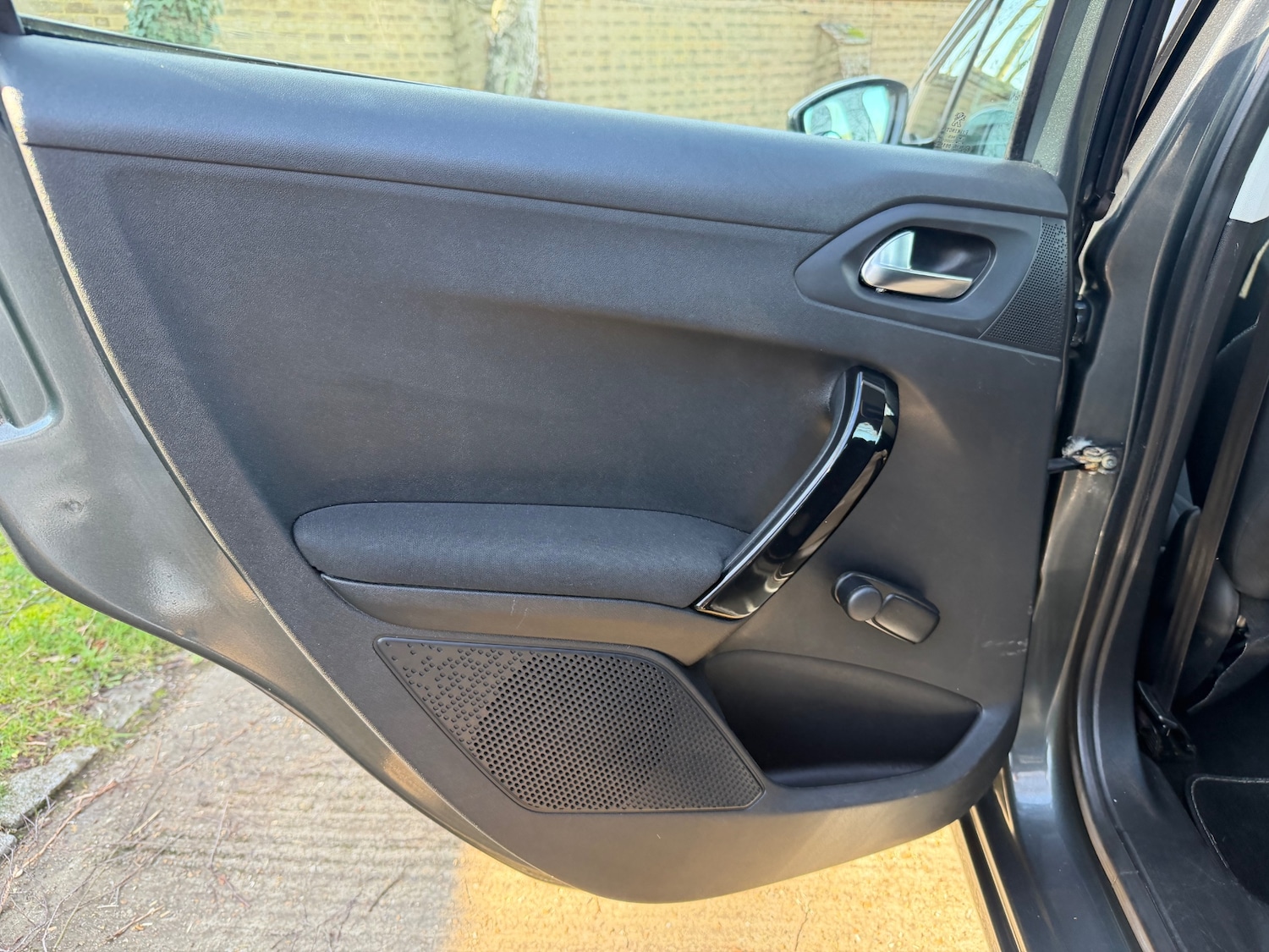 Used Peugeot 208 2013 for sale - 77744367: Photo 20