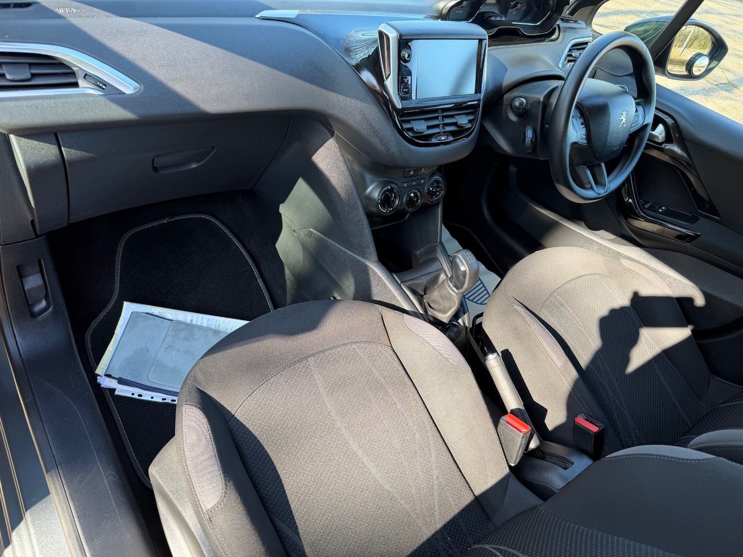 Used Peugeot 208 2013 for sale - 77744367: Photo 24