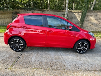 Used Toyota Yaris 2015 for sale - 76063837: Photo