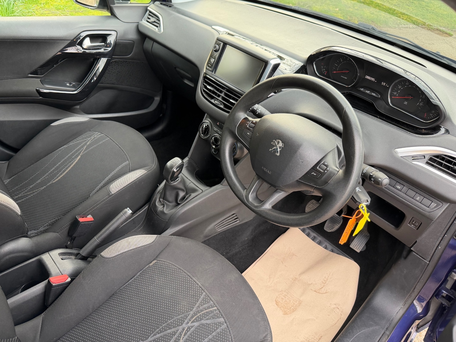 Used Peugeot 208 2014 for sale - 77877889: Photo 16