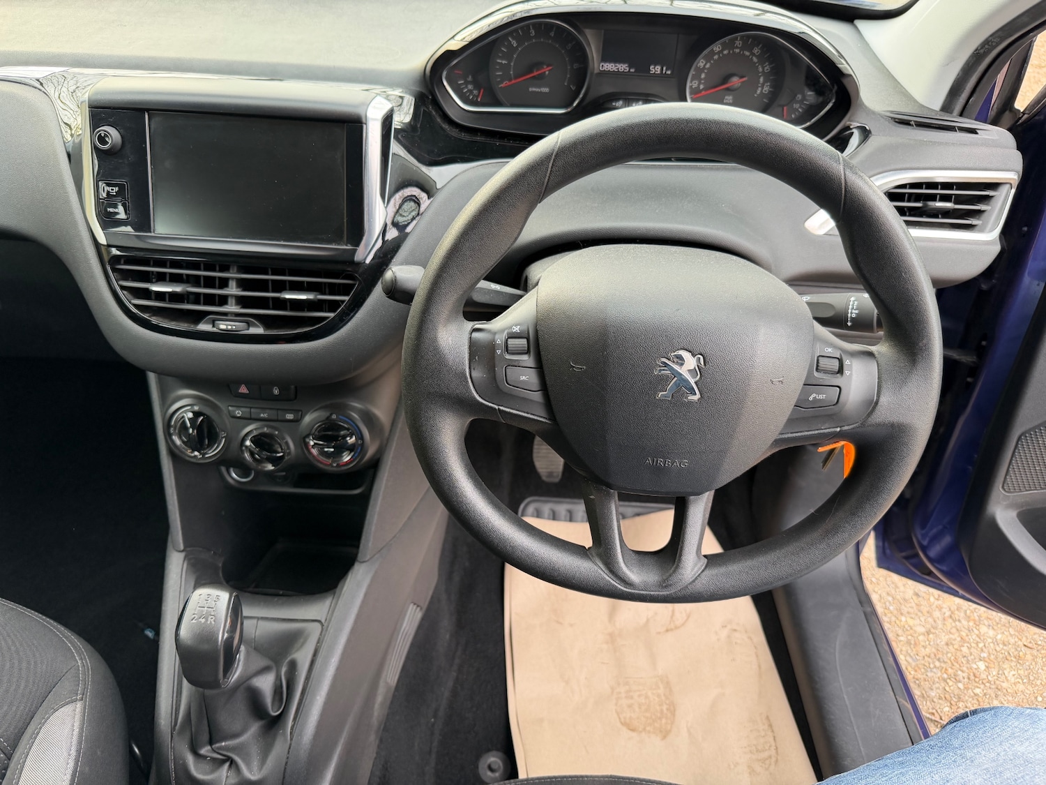 Used Peugeot 208 2014 for sale - 77877889: Photo 17