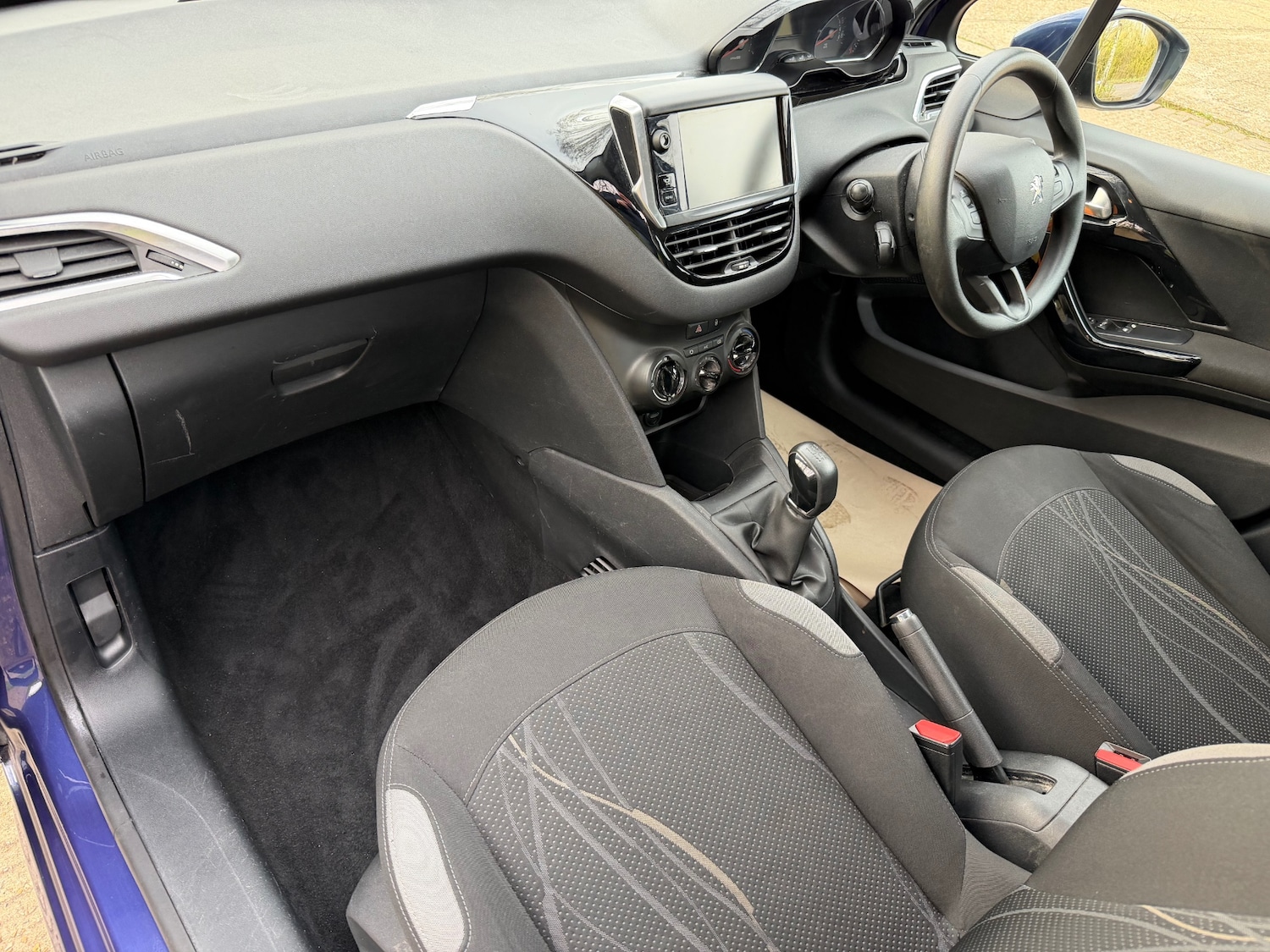 Used Peugeot 208 2014 for sale - 77877889: Photo 25