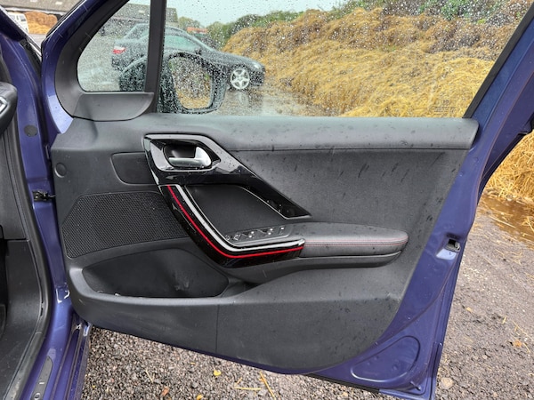 Used Peugeot 208 2017 for sale - 76319941: Photo 11
