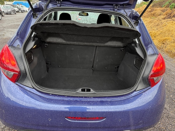 Used Peugeot 208 2017 for sale - 76319941: Photo 19