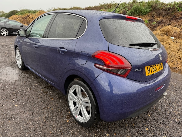 Used Peugeot 208 2017 for sale - 76319941: Photo 9