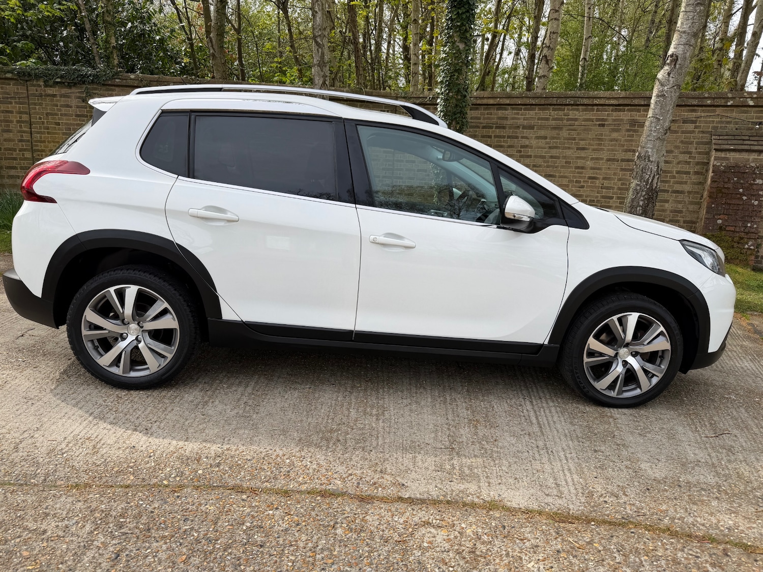 Used Peugeot 2008 2017 for sale - 78196861: Photo 2