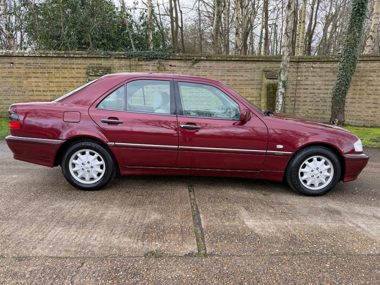 Used Mercedes-Benz C Class 1999 for sale - 77528435: Photo 2