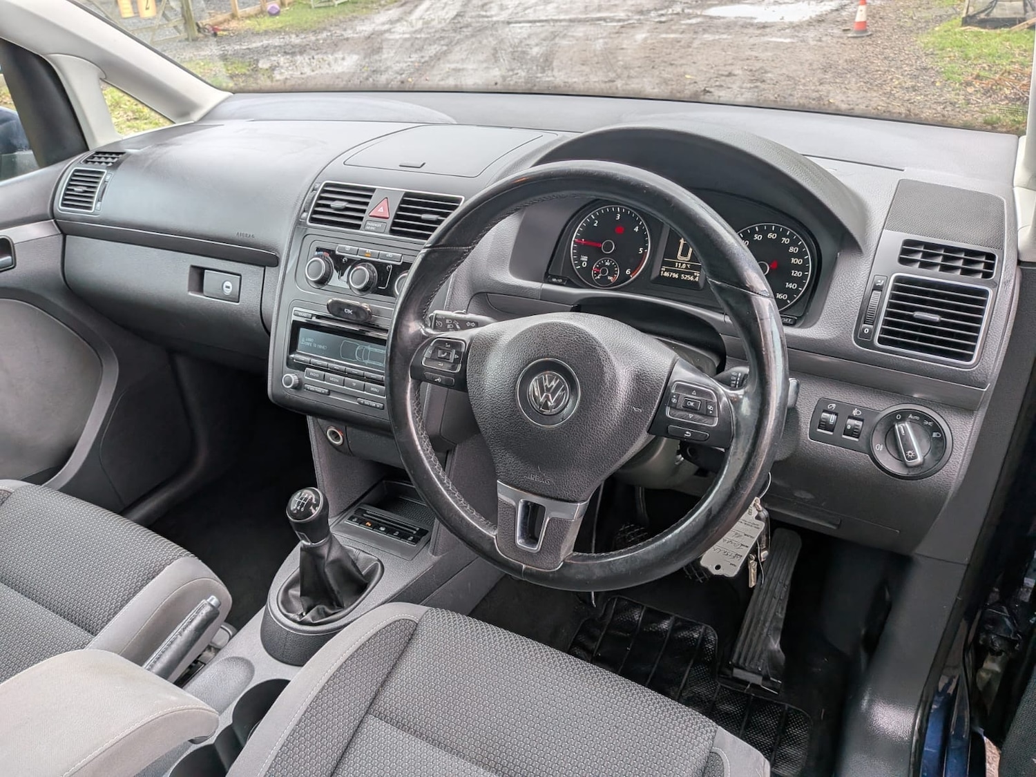 Used Volkswagen Touran 2015 for sale - 77635242: Photo 12