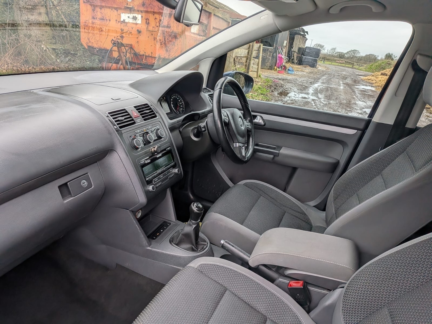 Used Volkswagen Touran 2015 for sale - 77635242: Photo 14