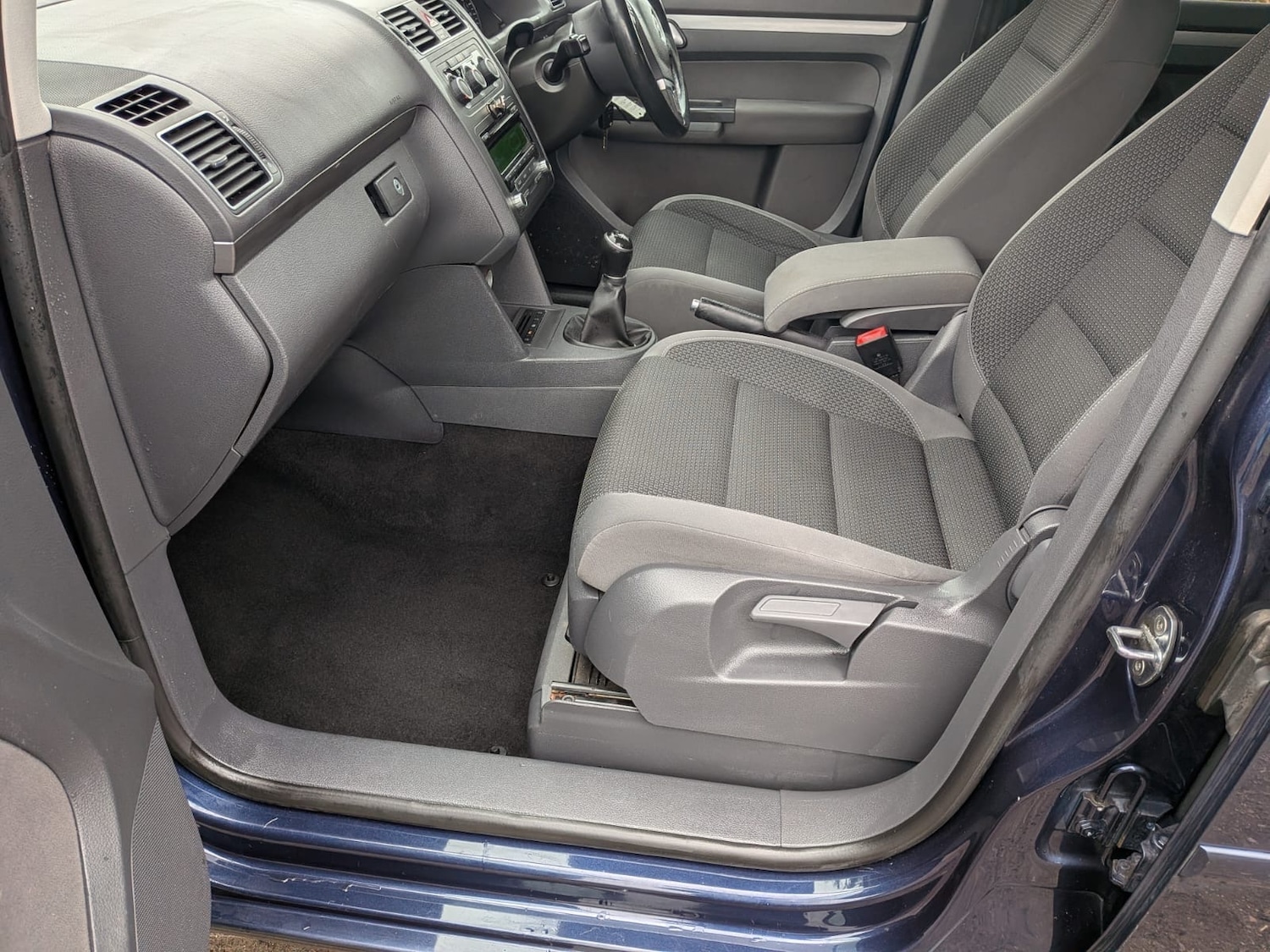 Used Volkswagen Touran 2015 for sale - 77635242: Photo 16