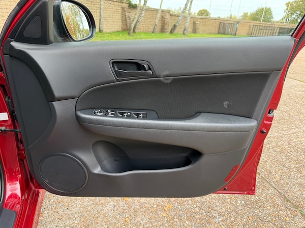 Used Hyundai i30 2011 for sale - 76300699: Photo 13