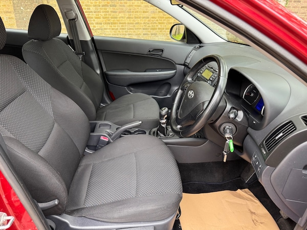Used Hyundai i30 2011 for sale - 76300699: Photo 14