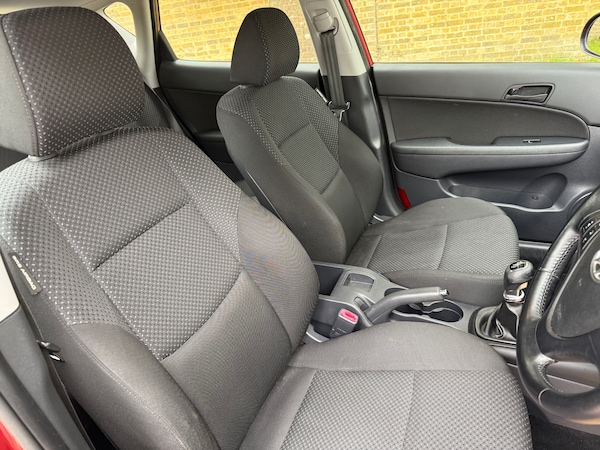 Used Hyundai i30 2011 for sale - 76300699: Photo 15