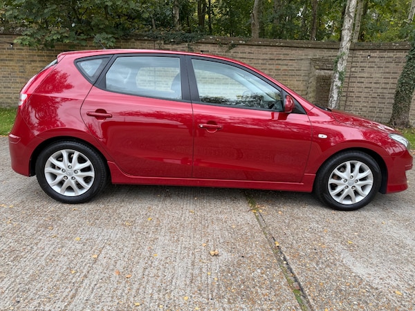 Used Hyundai i30 2011 for sale - 76300699: Photo 2