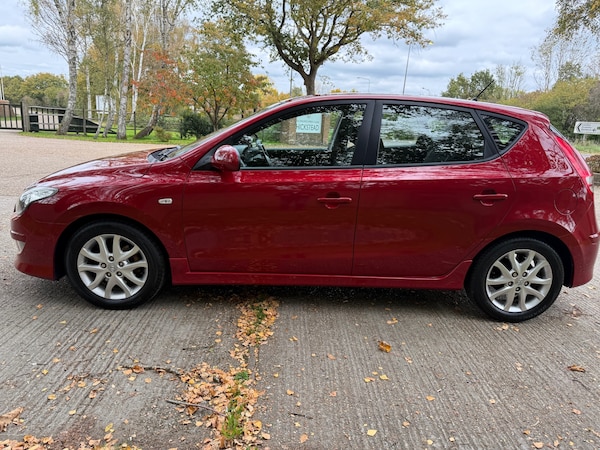 Used Hyundai i30 2011 for sale - 76300699: Photo 5