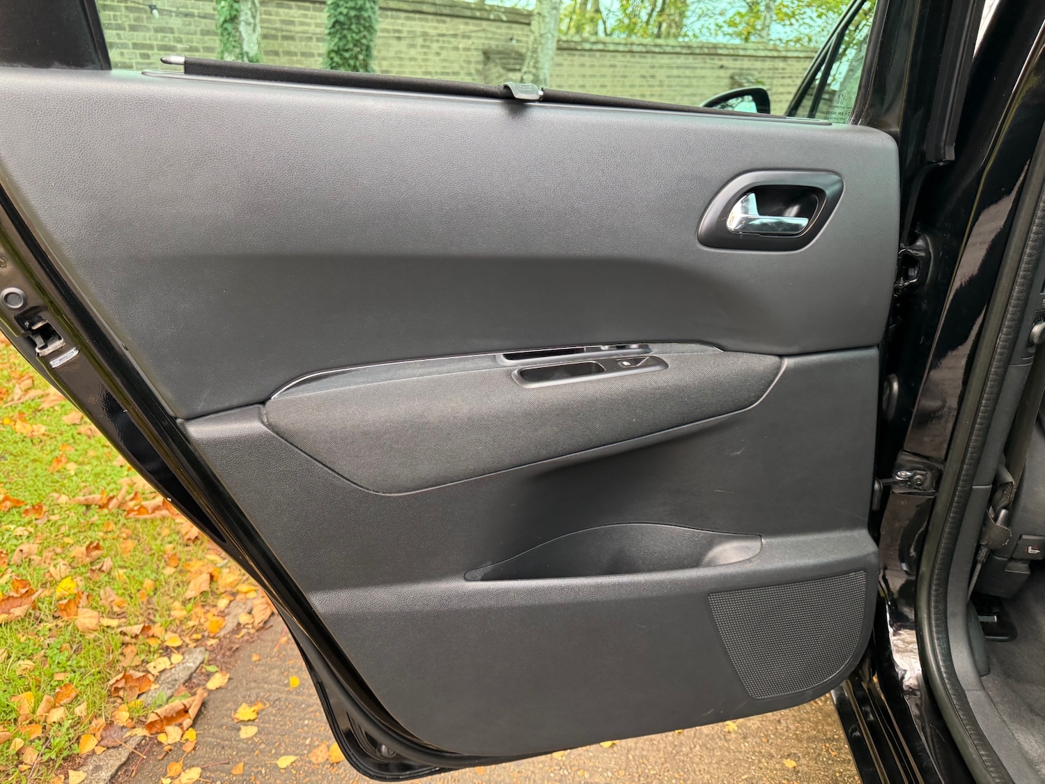 Used Peugeot 5008 2014 for sale - 76492347: Photo 23