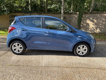 Used Hyundai i10 2015 for sale - 75931452: Photo