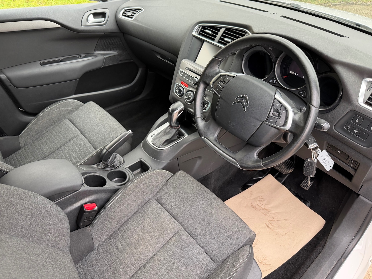 Used Citroen C4 2017 for sale - 76969814: Photo 16