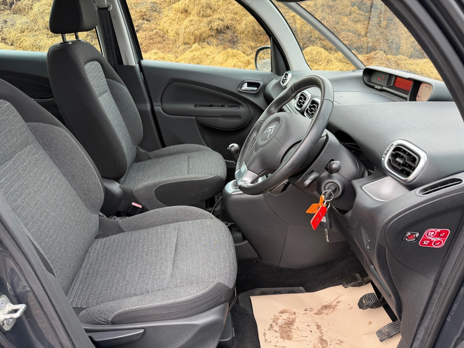 Used Citroen C3 Picasso 2016 for sale - 77337884: Photo 14