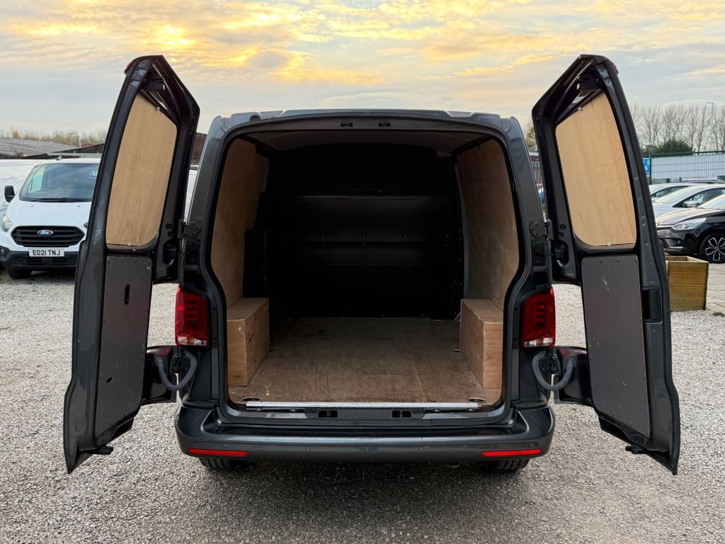 Used Volkswagen Transporter 2022 for sale - 76510167: Photo 18