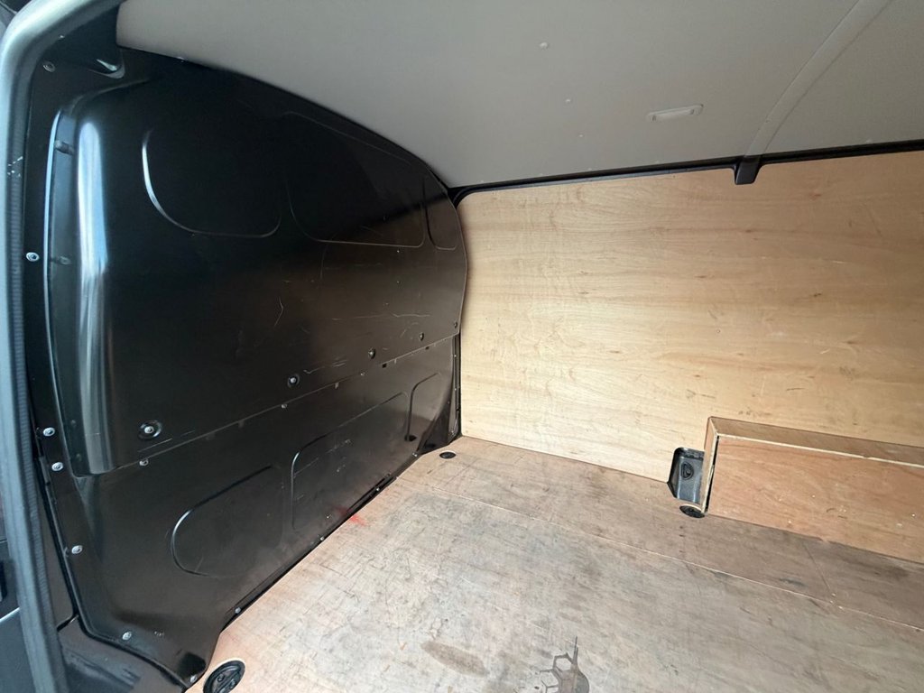 Used Volkswagen Transporter 2022 for sale - 76510167: Photo 20