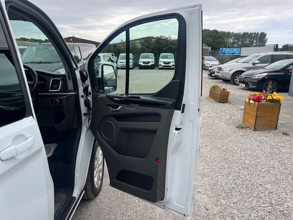Used Ford Tourneo Custom 2019 for sale - 75559927: Photo 17