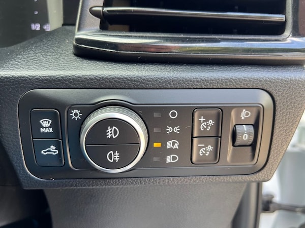 Used Volkswagen Amarok 2024 for sale - 75306561: Photo 38