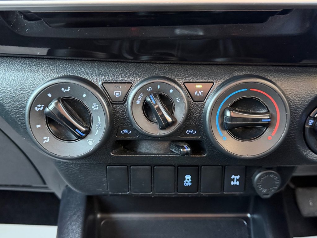 Used Toyota Hilux 2020 for sale - 76985893: Photo 41