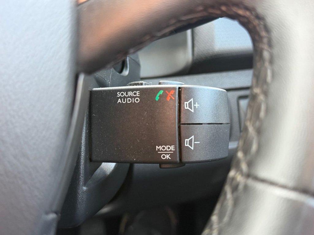 Used Renault Clio 2019 for sale - 77498557: Photo 45