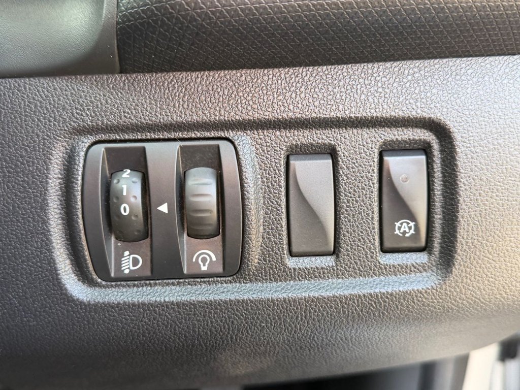 Used Renault Clio 2019 for sale - 77498557: Photo 46